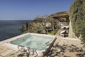 Costa Del Capitano Seaside Villas