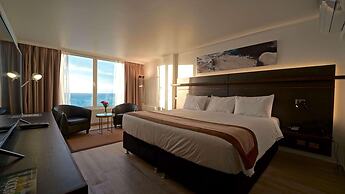 Radisson Blu Acqua Hotel & Spa Concon