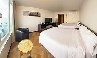 Radisson Blu Acqua Hotel & Spa Concon