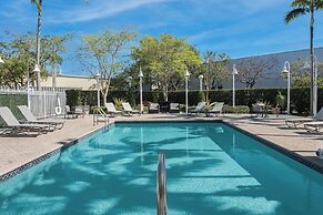 Holiday Inn Express & Suites Kendall by IHG