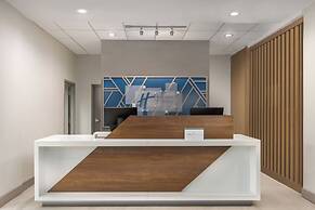 Holiday Inn Express & Suites Kendall by IHG
