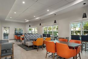 Holiday Inn Express & Suites Kendall by IHG