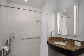 Holiday Inn Express & Suites Kendall by IHG