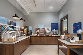 Holiday Inn Express & Suites Kendall by IHG