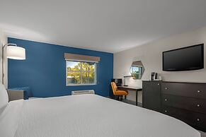 Holiday Inn Express & Suites Kendall by IHG