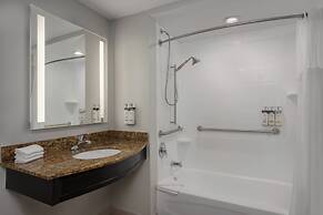 Holiday Inn Express & Suites Kendall by IHG