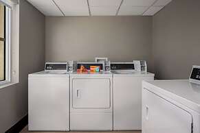 Holiday Inn Express & Suites Kendall by IHG