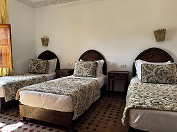 RIAD DAR LAURA