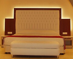 Castello Di Cavallieri Suites