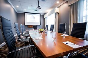 Cambridge Hotel and Conference Centre