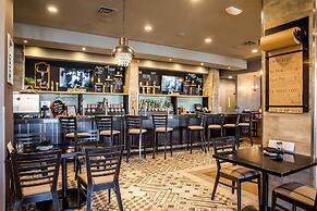 Cambridge Hotel and Conference Centre