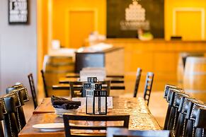 Cambridge Hotel and Conference Centre