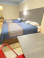 Texas Inn and Suites McAllen at La Plaza Mall and Airport