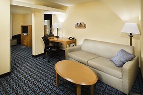 Fairfield Inn and Suites by Marriott Burley