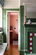 Cowley Manor Experimental