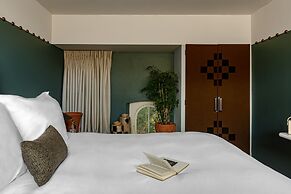 Cowley Manor Experimental