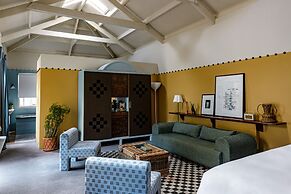 Cowley Manor Experimental