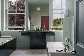 Cowley Manor Experimental