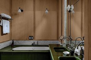 Cowley Manor Experimental