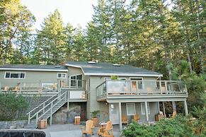 Rockwater Secret Cove Resort