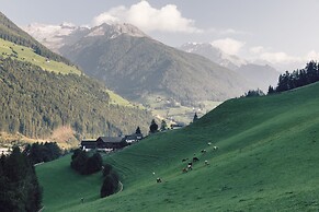 Alpenpalace Luxury Hideaway & Spa Retreat