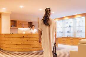 Alpenpalace Luxury Hideaway & Spa Retreat