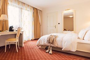 Alpenpalace Luxury Hideaway & Spa Retreat