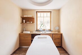 Alpenpalace Luxury Hideaway & Spa Retreat