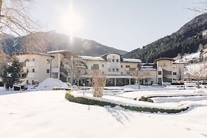 Alpenpalace Luxury Hideaway & Spa Retreat