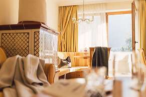 Alpenpalace Luxury Hideaway & Spa Retreat