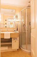 Alpenpalace Luxury Hideaway & Spa Retreat