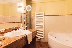 Alpenpalace Luxury Hideaway & Spa Retreat