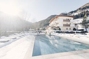 Alpenpalace Luxury Hideaway & Spa Retreat