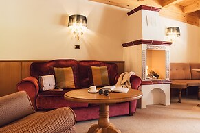 Alpenpalace Luxury Hideaway & Spa Retreat