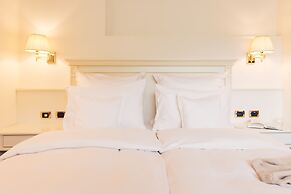 Alpenpalace Luxury Hideaway & Spa Retreat