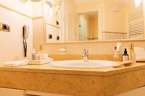 Alpenpalace Luxury Hideaway & Spa Retreat