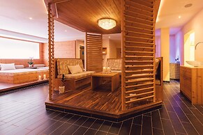 Alpenpalace Luxury Hideaway & Spa Retreat