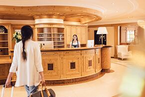 Alpenpalace Luxury Hideaway & Spa Retreat