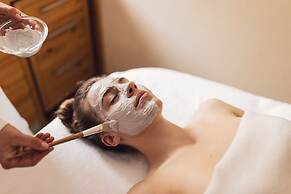 Alpenpalace Luxury Hideaway & Spa Retreat