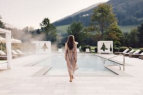 Alpenpalace Luxury Hideaway & Spa Retreat