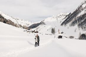 Alpenpalace Luxury Hideaway & Spa Retreat