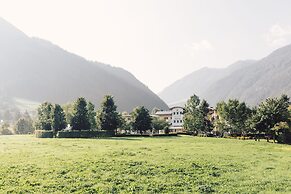 Alpenpalace Luxury Hideaway & Spa Retreat