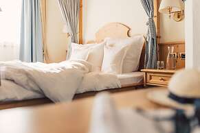 Alpenpalace Luxury Hideaway & Spa Retreat