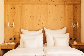 Alpenpalace Luxury Hideaway & Spa Retreat