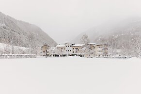 Alpenpalace Luxury Hideaway & Spa Retreat