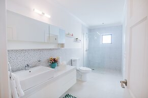 Bay Gardens Beach Resort and Spa