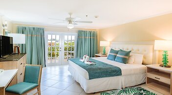 Bay Gardens Beach Resort and Spa