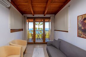 Sea View Village - Studios & Apartments