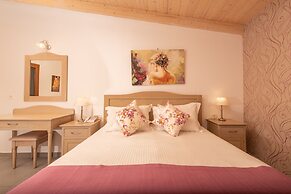 Sea View Village - Studios & Apartments