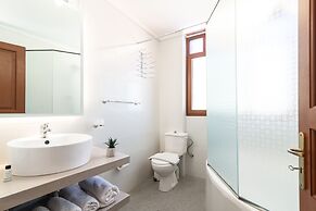 Sea View Village - Studios & Apartments